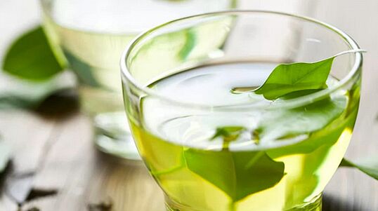 Roheline tee on väga tervislik jook, mida tarbitakse Jaapani dieedil. 